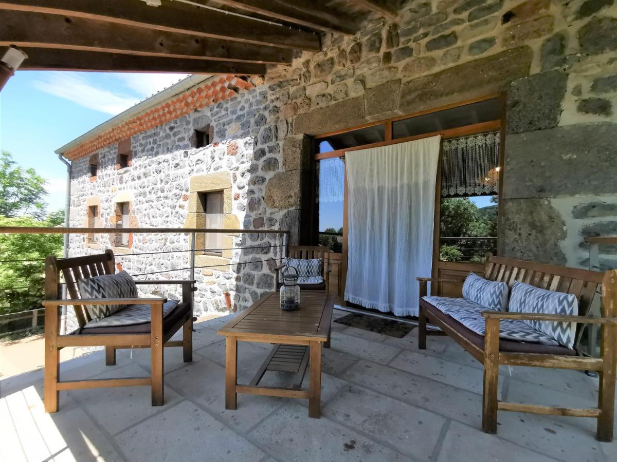 Le Clos Des Pierres Rouges Saint-Privat-dʼAllier Eksteriør billede